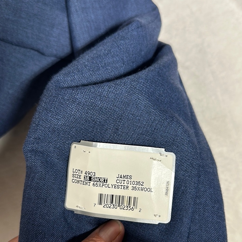 Vintage Classic Blue Sport Coat with Notch Lapels and Structured Shoulders - Picture 6 of 8